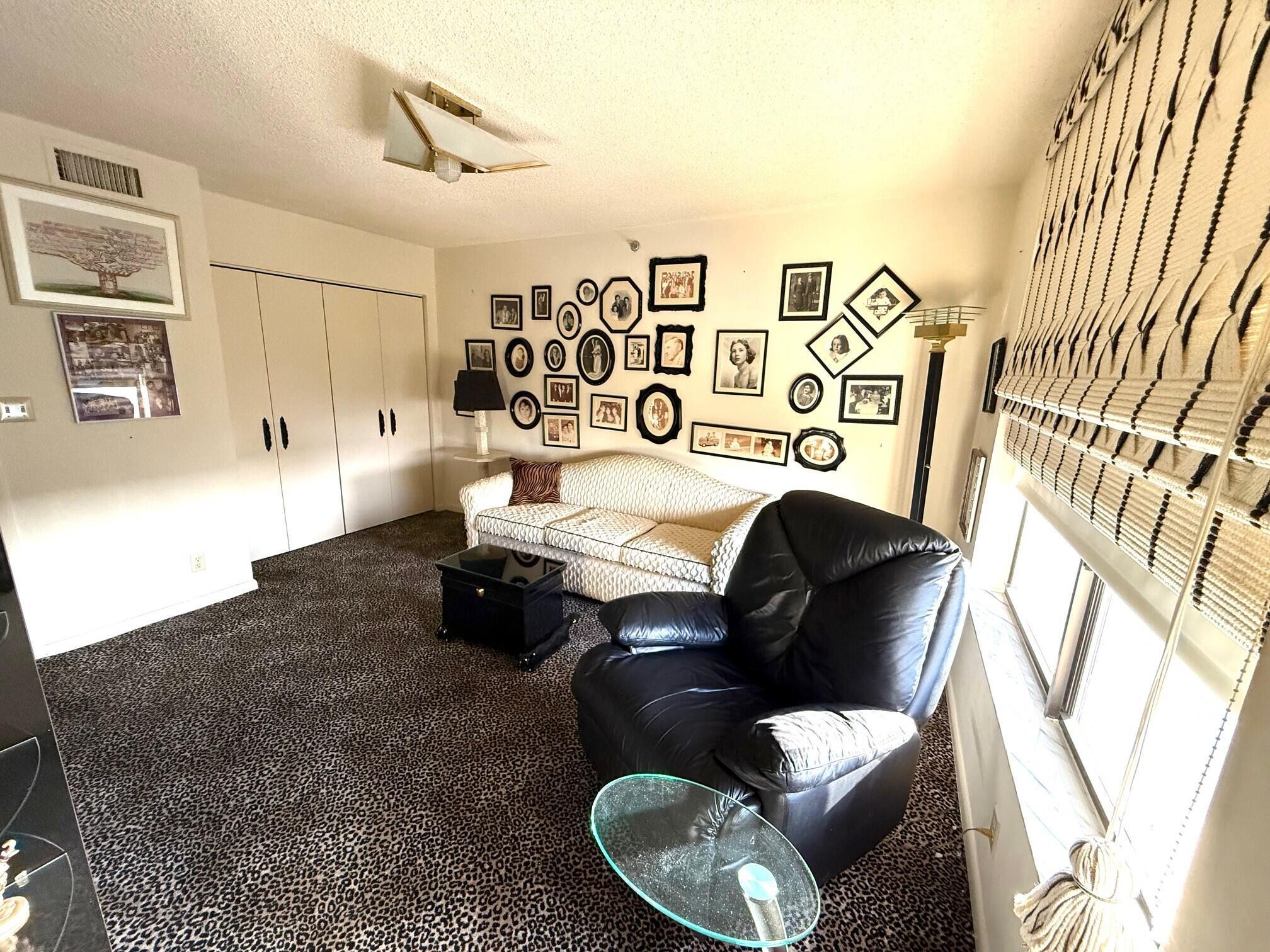 REGENCY AT BOCA POINTE CO - Residential