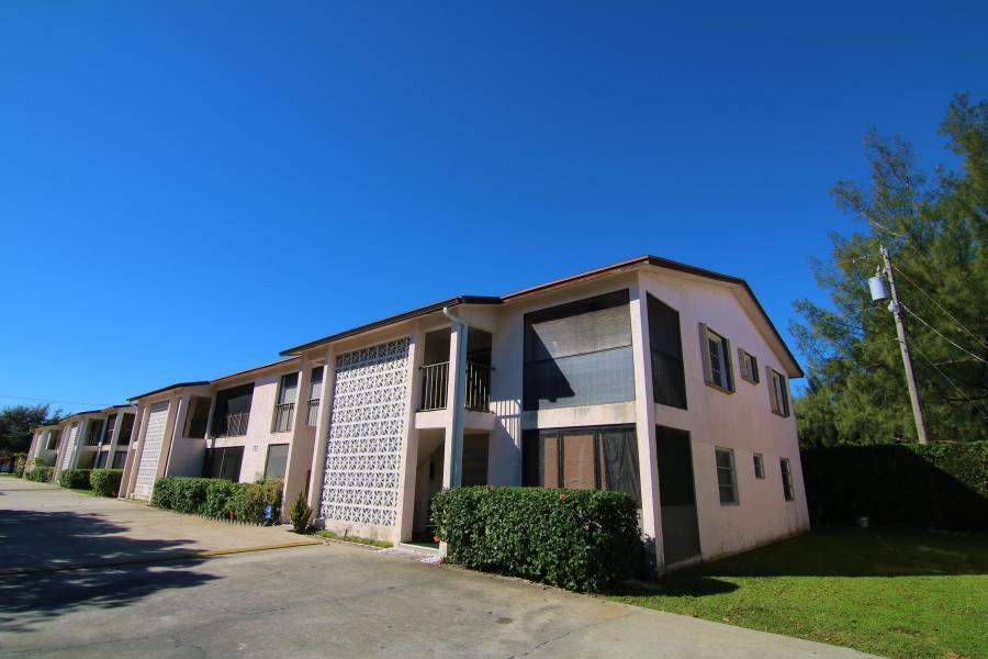 ...LOVELY SECOND FLOOR TWO BEDROOM ONE AND HALF BATH UNIT.....LOCATED WITHIN VERY SAFE COMMUNITY....WASHER AND DRYERWITHIN THE UNIT...PET FRIENDLY WITH RESTRICTIONS....