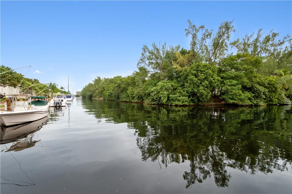 Bay Colony Club - Residential