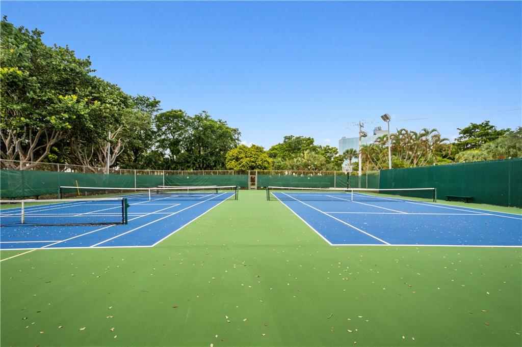 Bay Colony Club - Residential