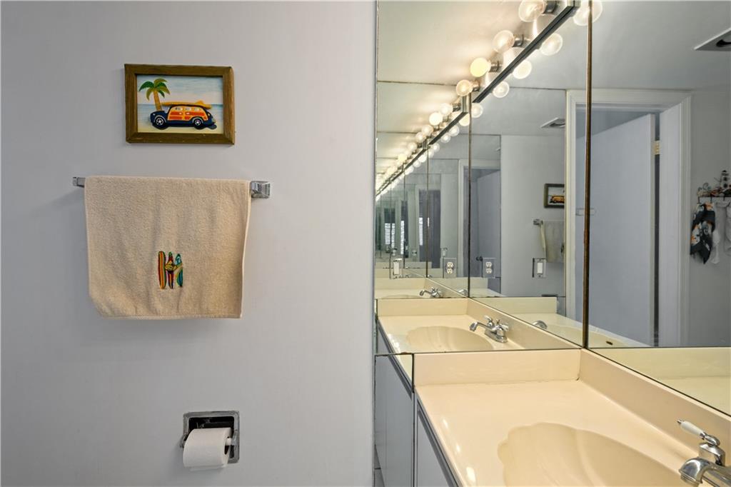 Bay Colony Club - Residential