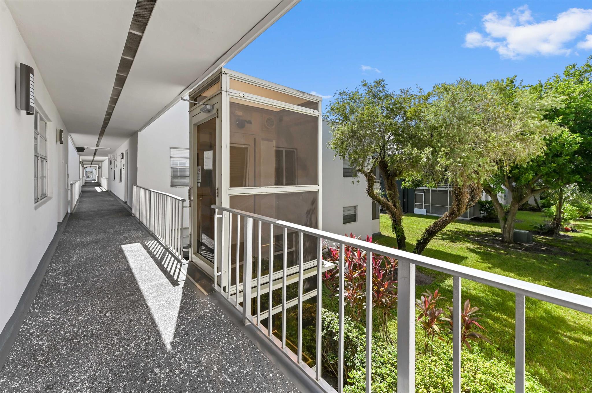KINGS POINT - Residential