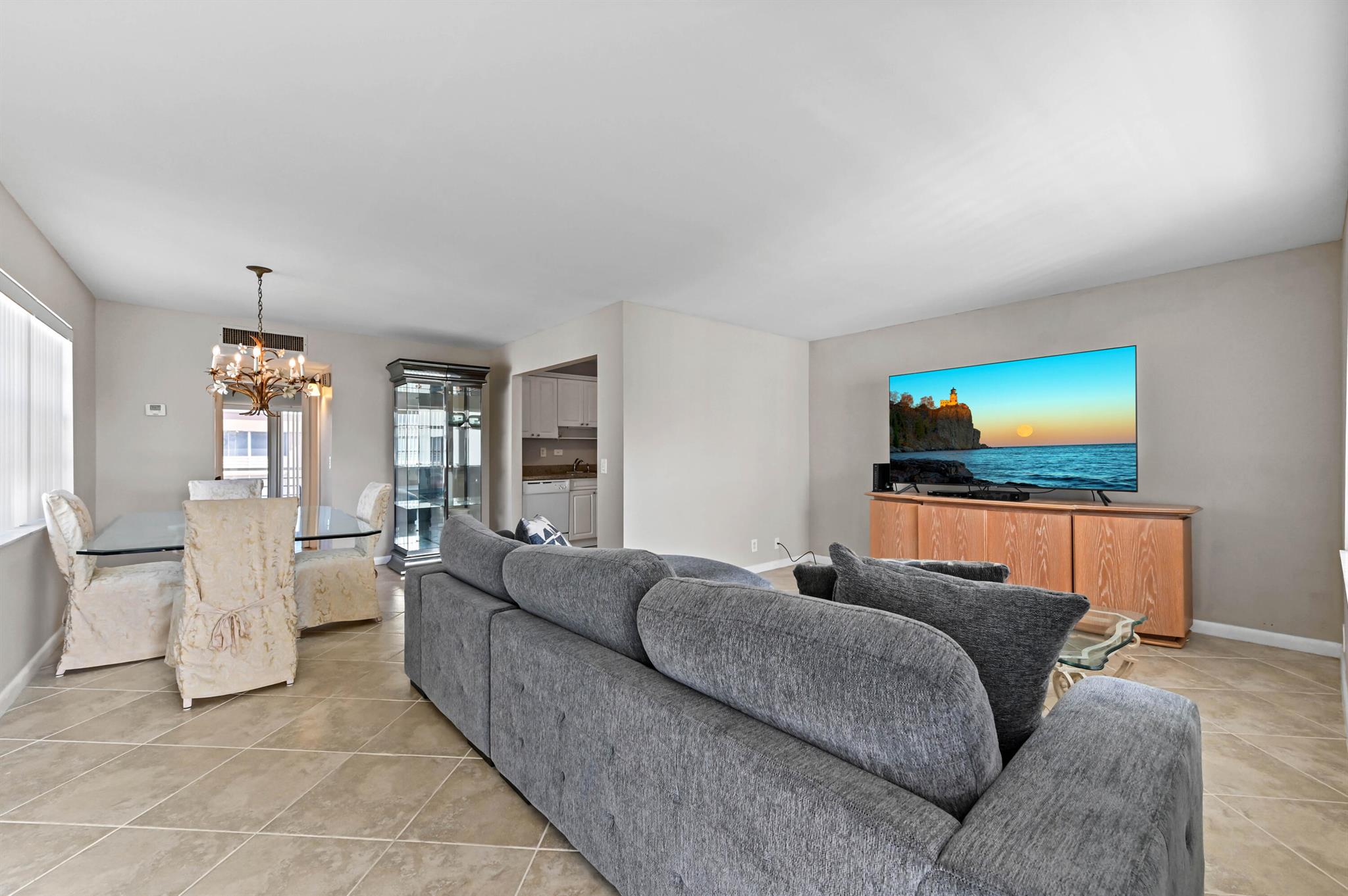 KINGS POINT - Residential
