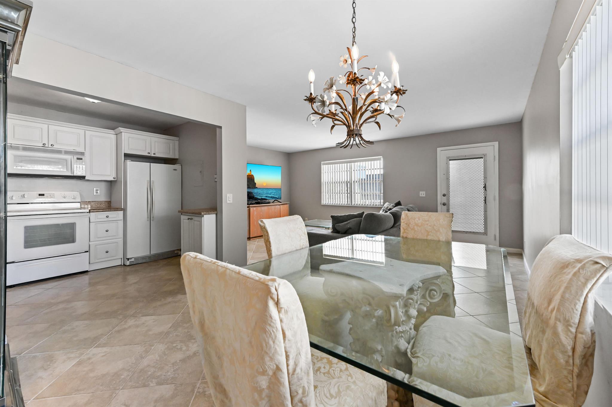 KINGS POINT - Residential
