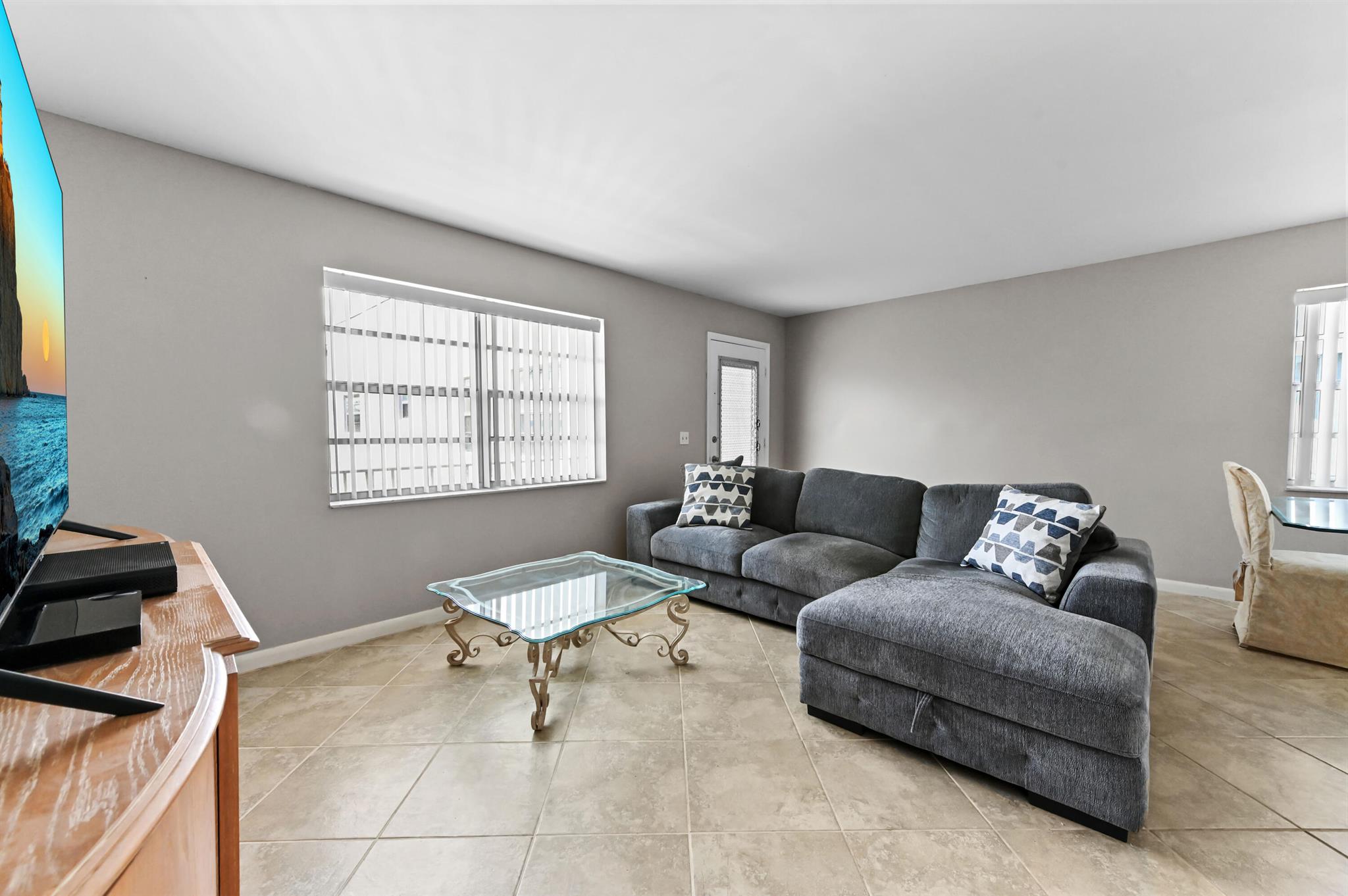 KINGS POINT - Residential