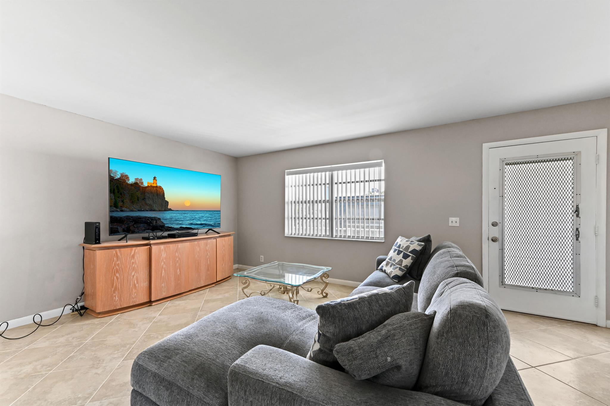 KINGS POINT - Residential