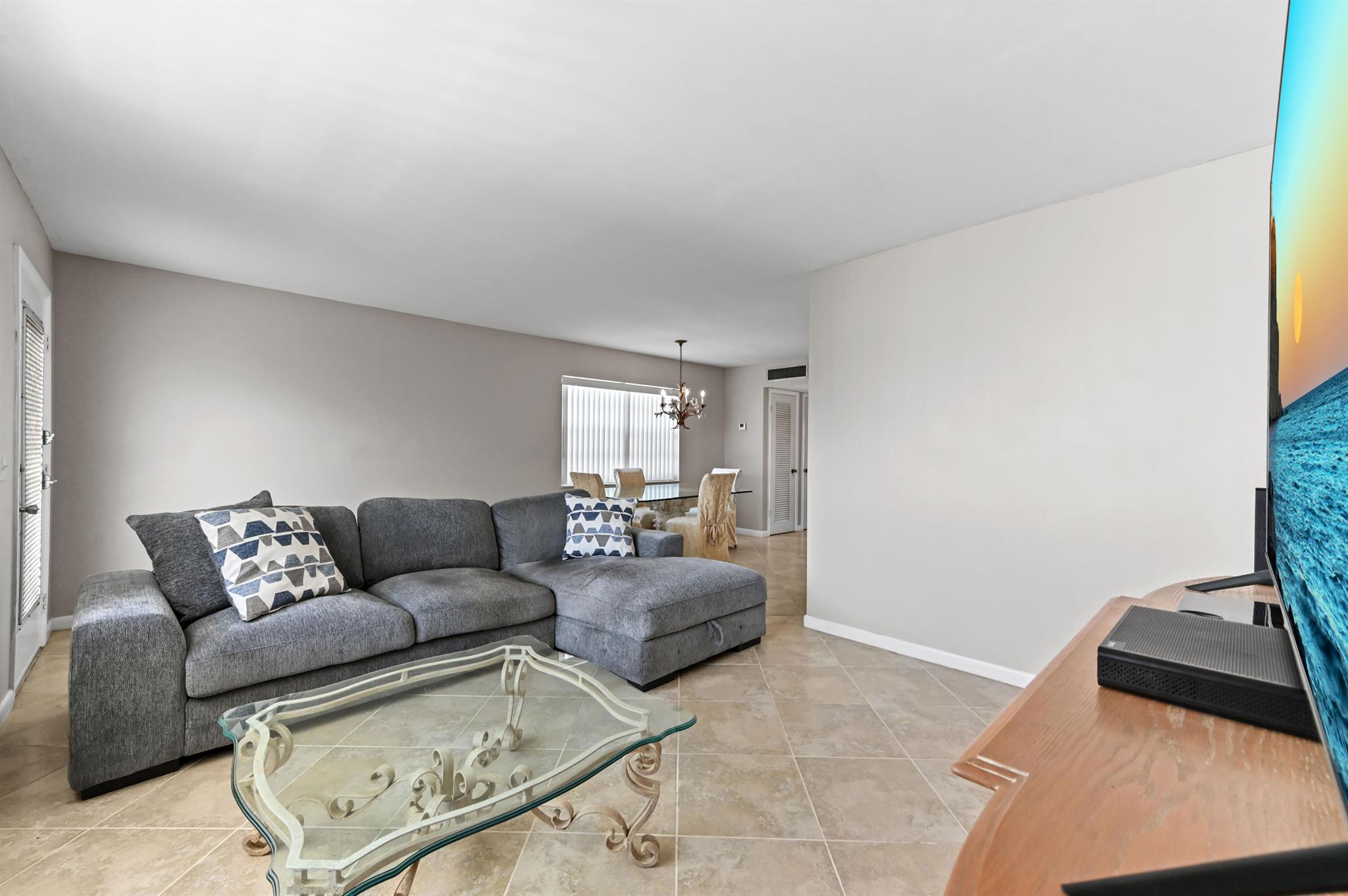 KINGS POINT - Residential
