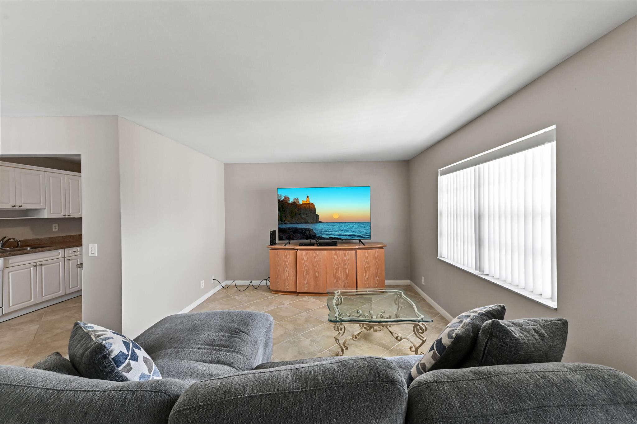 KINGS POINT - Residential