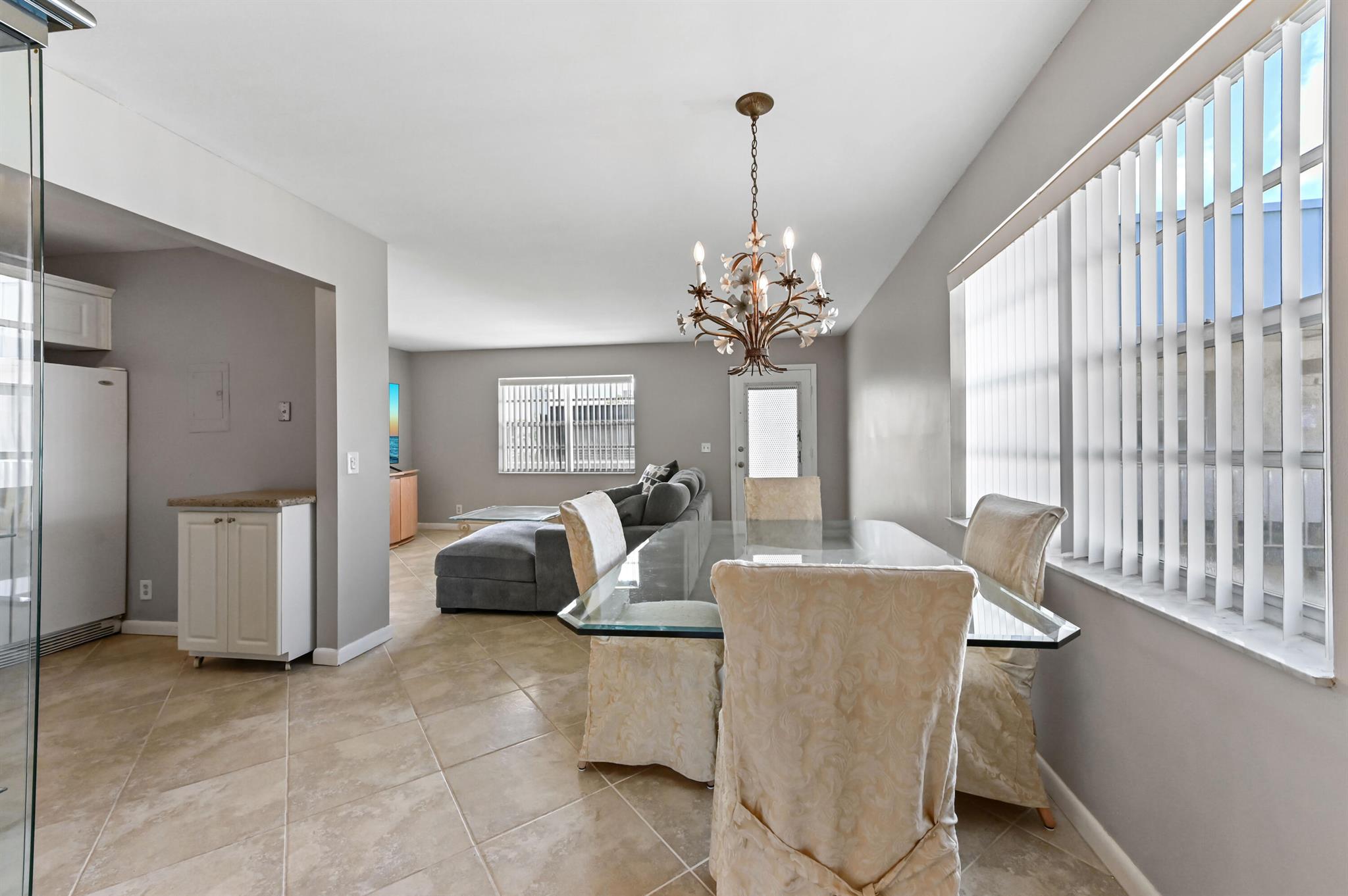 KINGS POINT - Residential