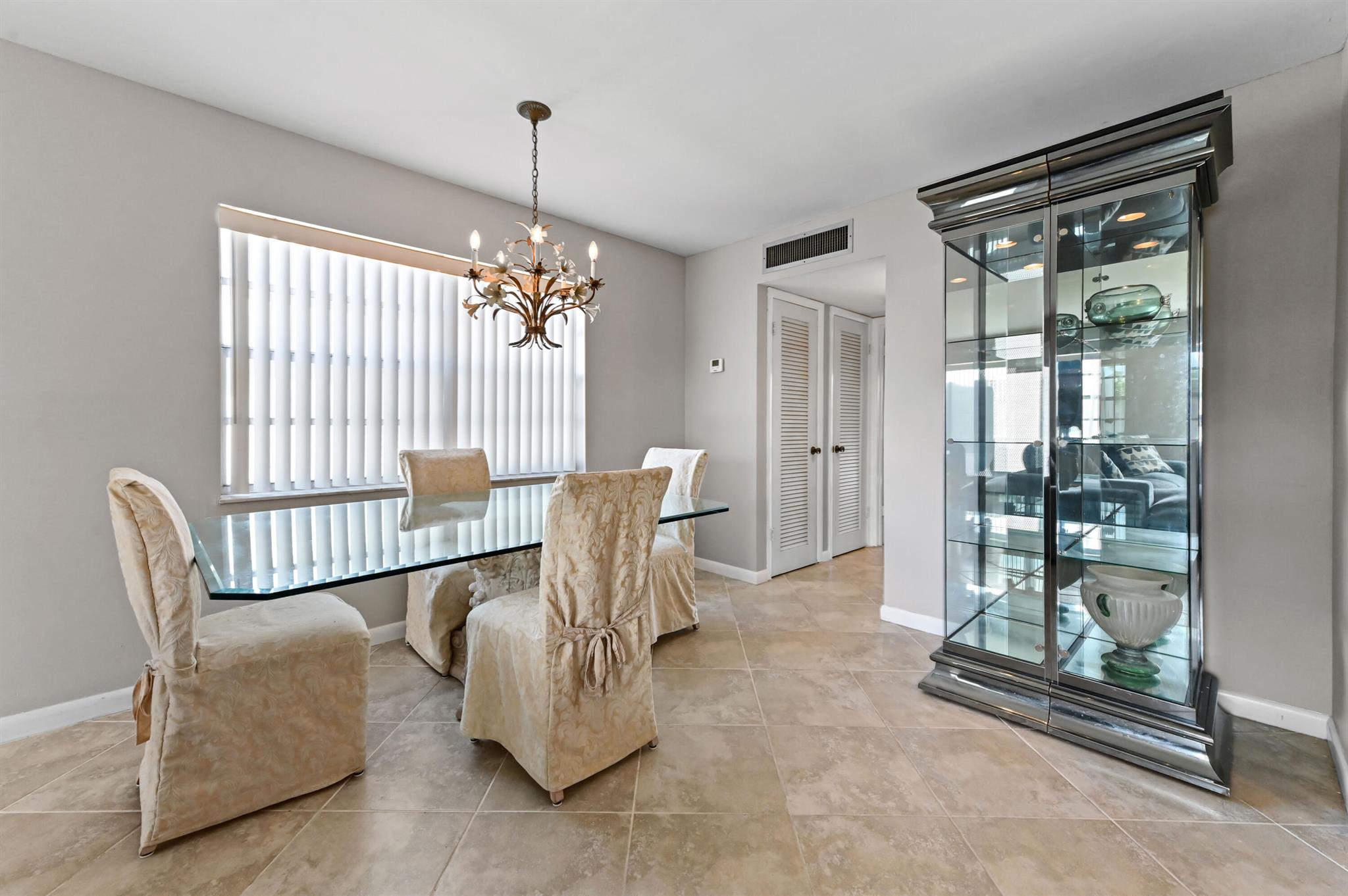 KINGS POINT - Residential