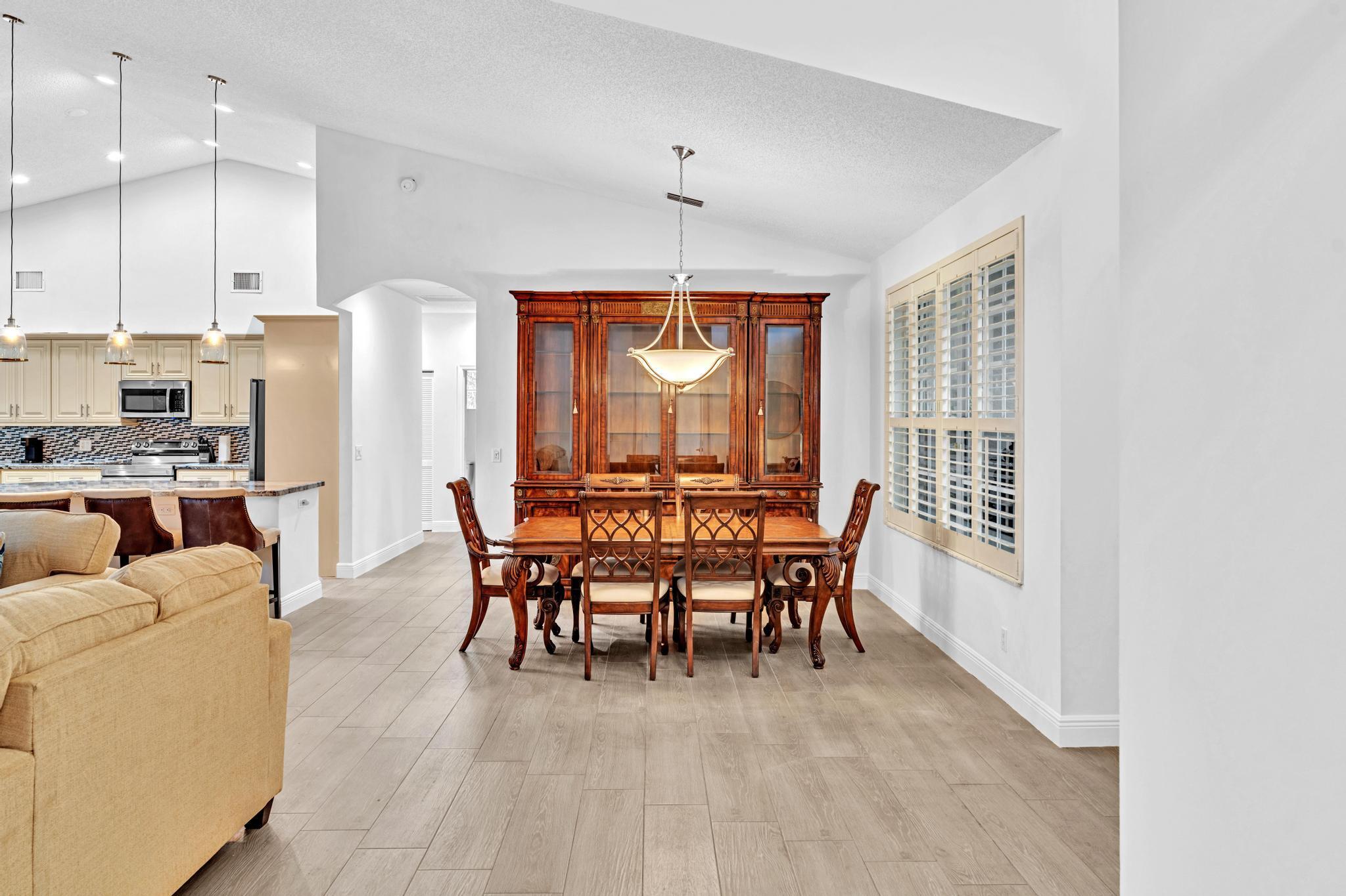 ABERDEEN 10 - Residential Lease