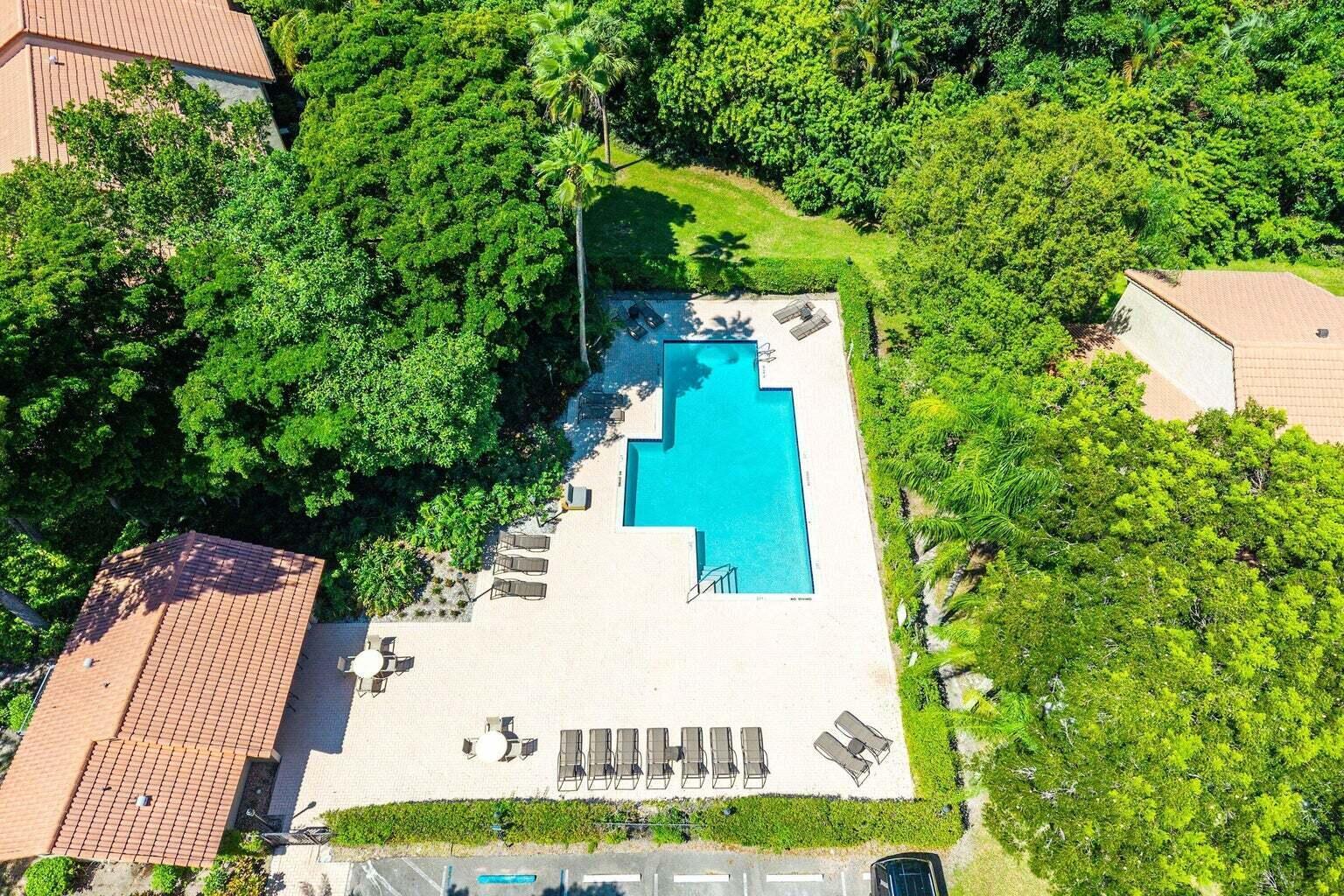 COACH HOUSES OF TOWN PLACE CONDO - Residential Lease