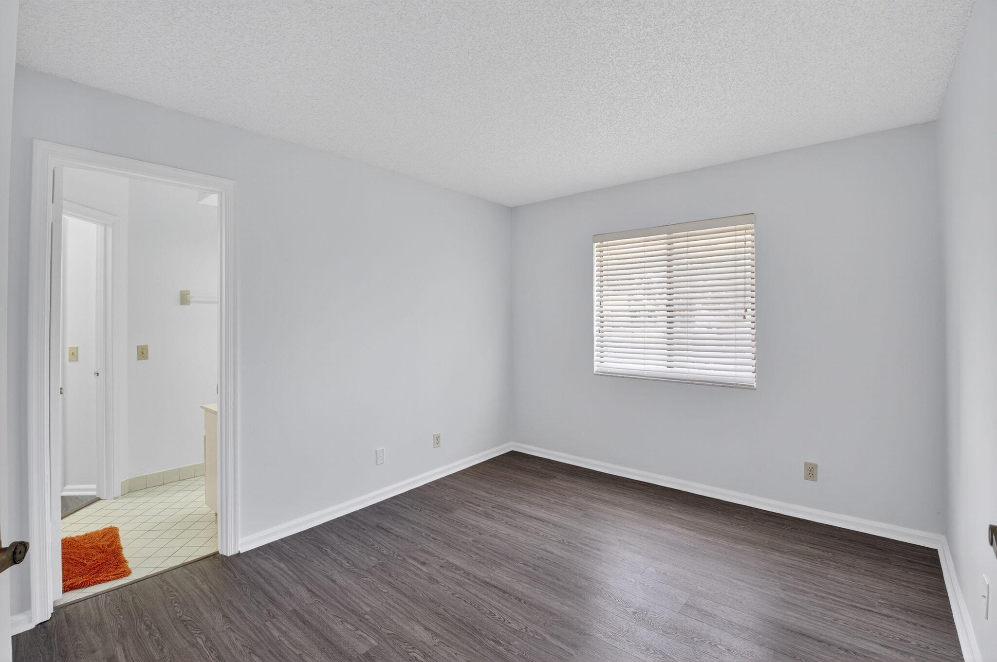 COACH HOUSES OF TOWN PLACE CONDO - Residential Lease