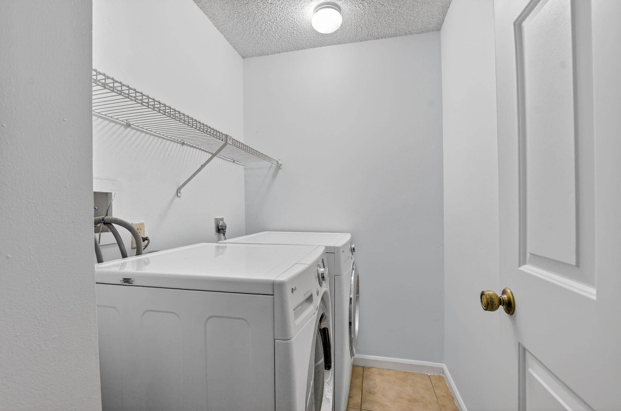 COACH HOUSES OF TOWN PLACE CONDO - Residential Lease