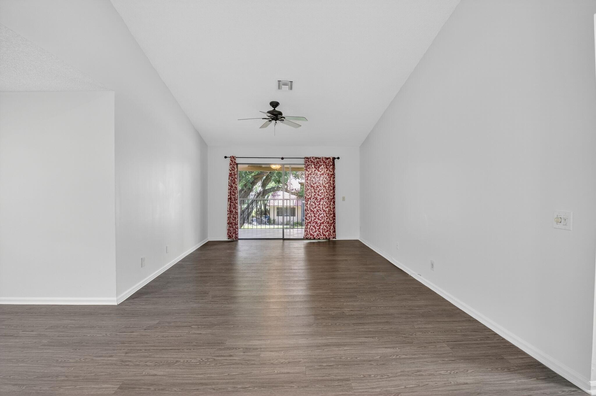 COACH HOUSES OF TOWN PLACE CONDO - Residential Lease