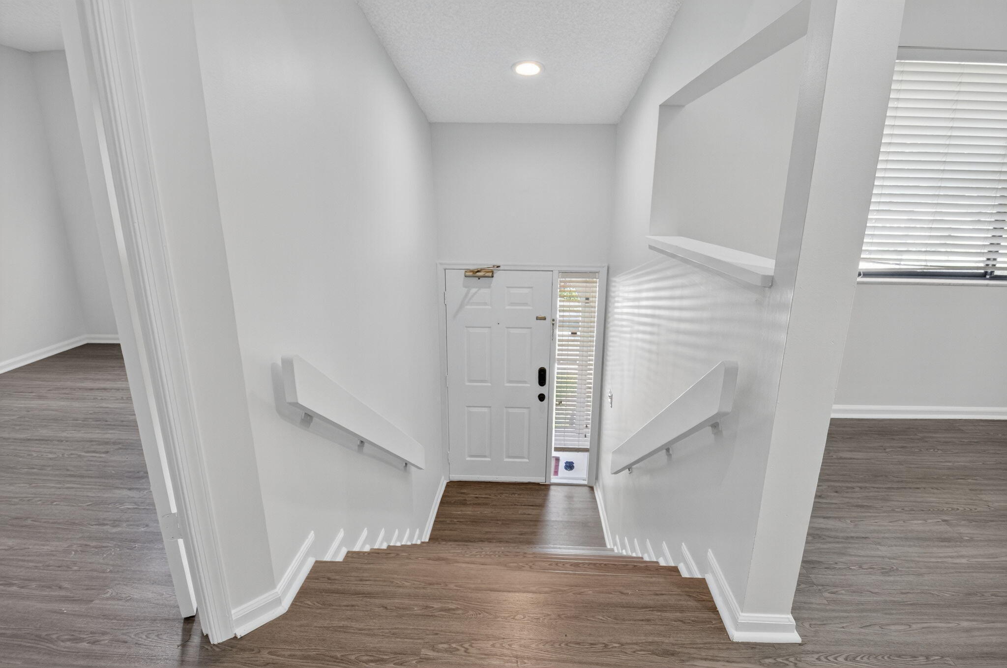 COACH HOUSES OF TOWN PLACE CONDO - Residential Lease