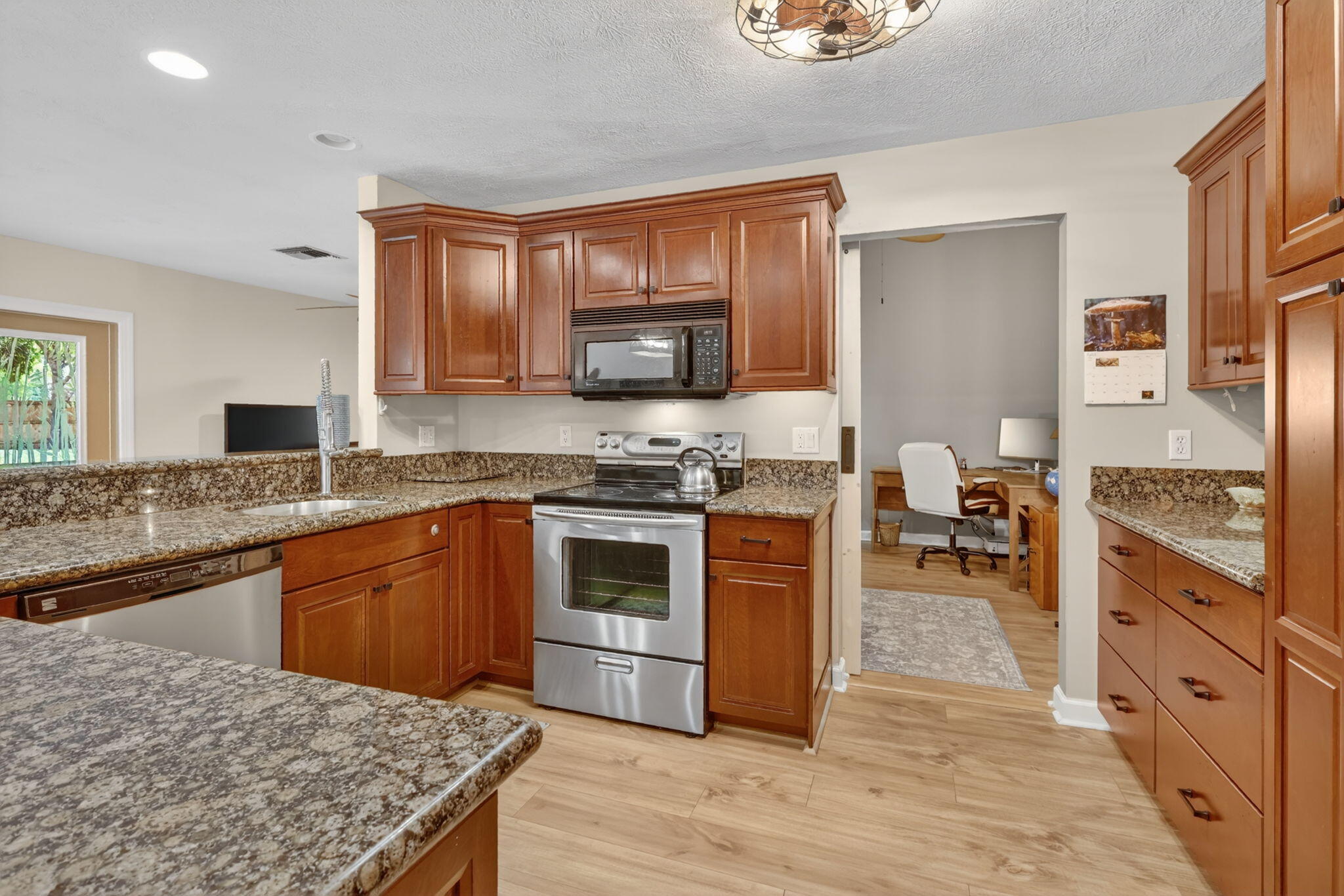 HIDDEN BAY - Residential