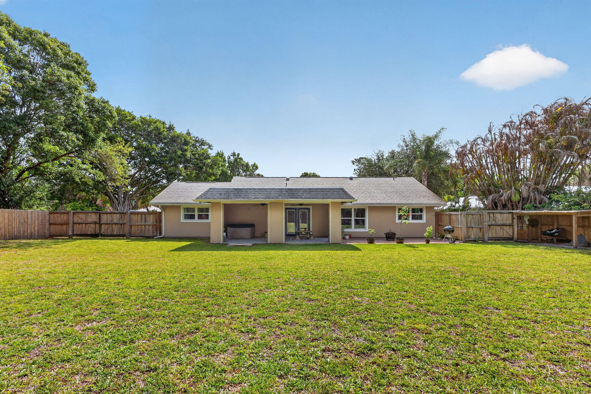 HIDDEN BAY - Residential