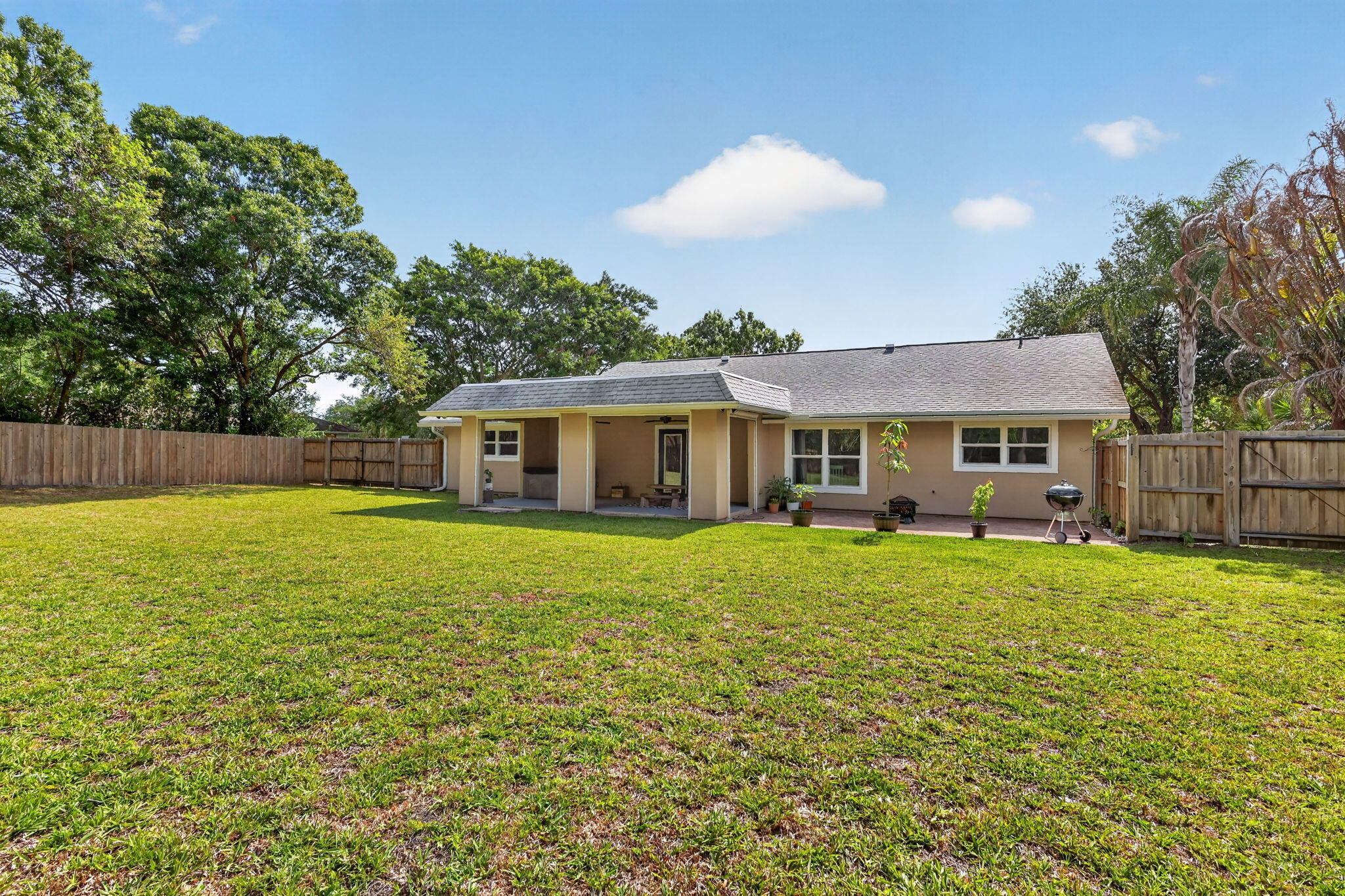 HIDDEN BAY - Residential