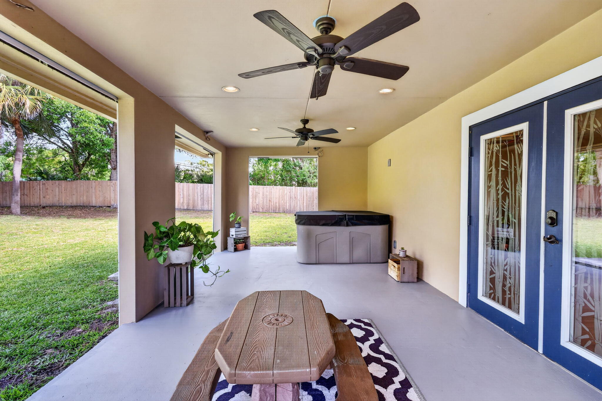 HIDDEN BAY - Residential