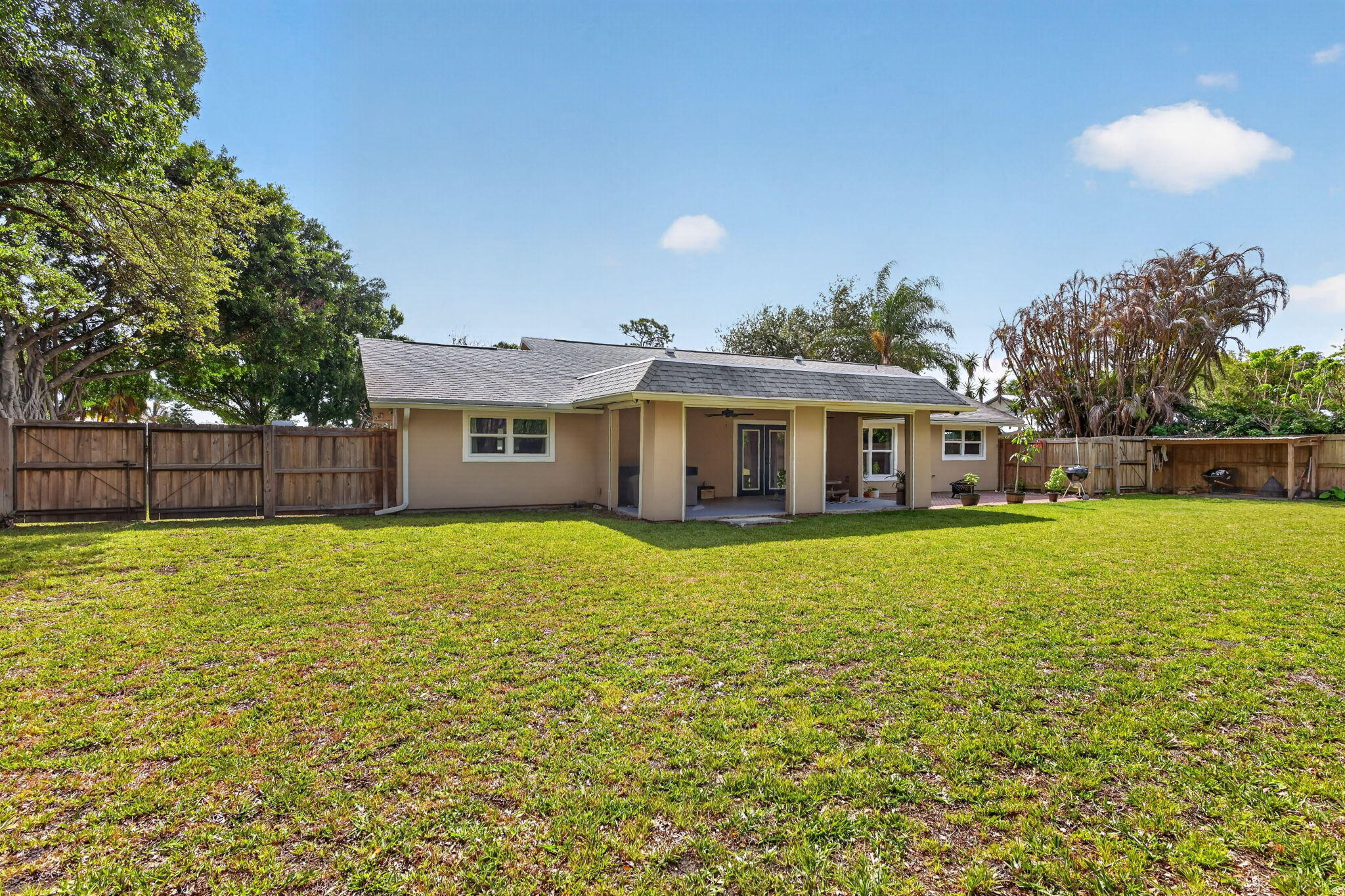 HIDDEN BAY - Residential