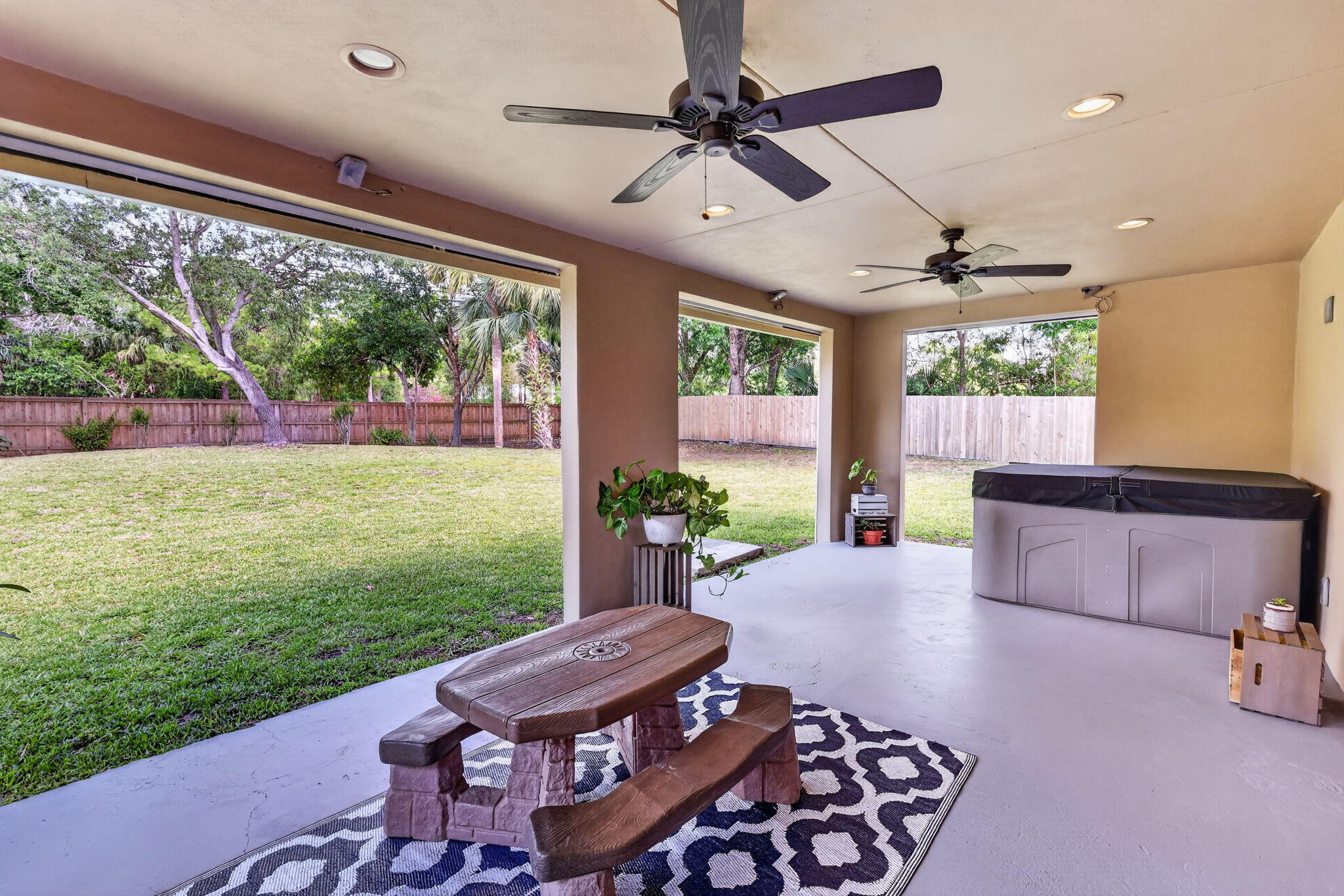 HIDDEN BAY - Residential