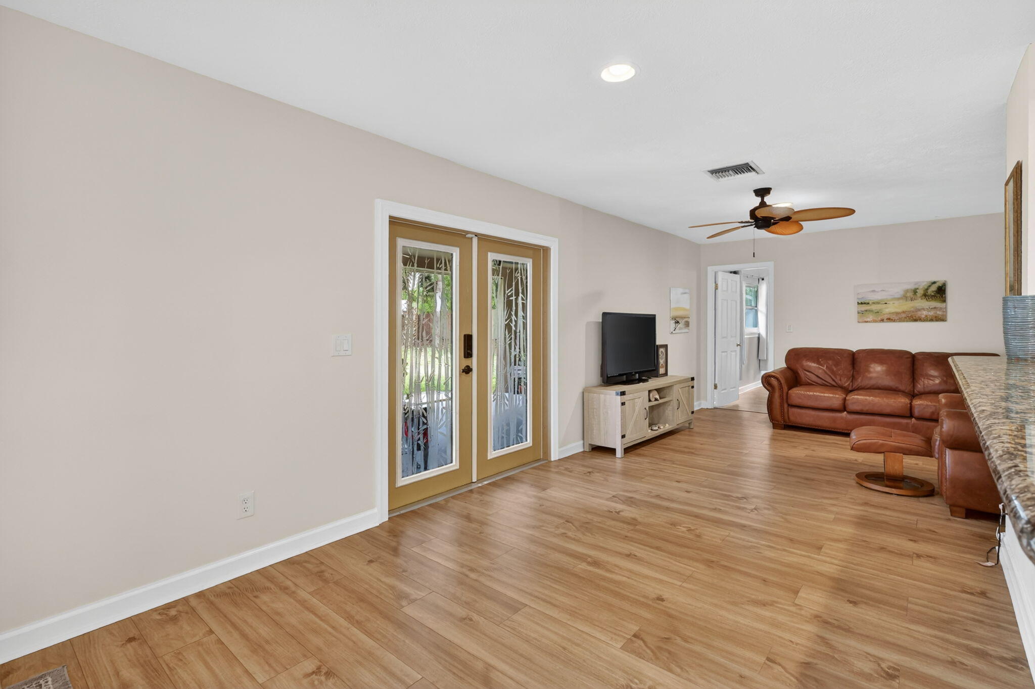 HIDDEN BAY - Residential