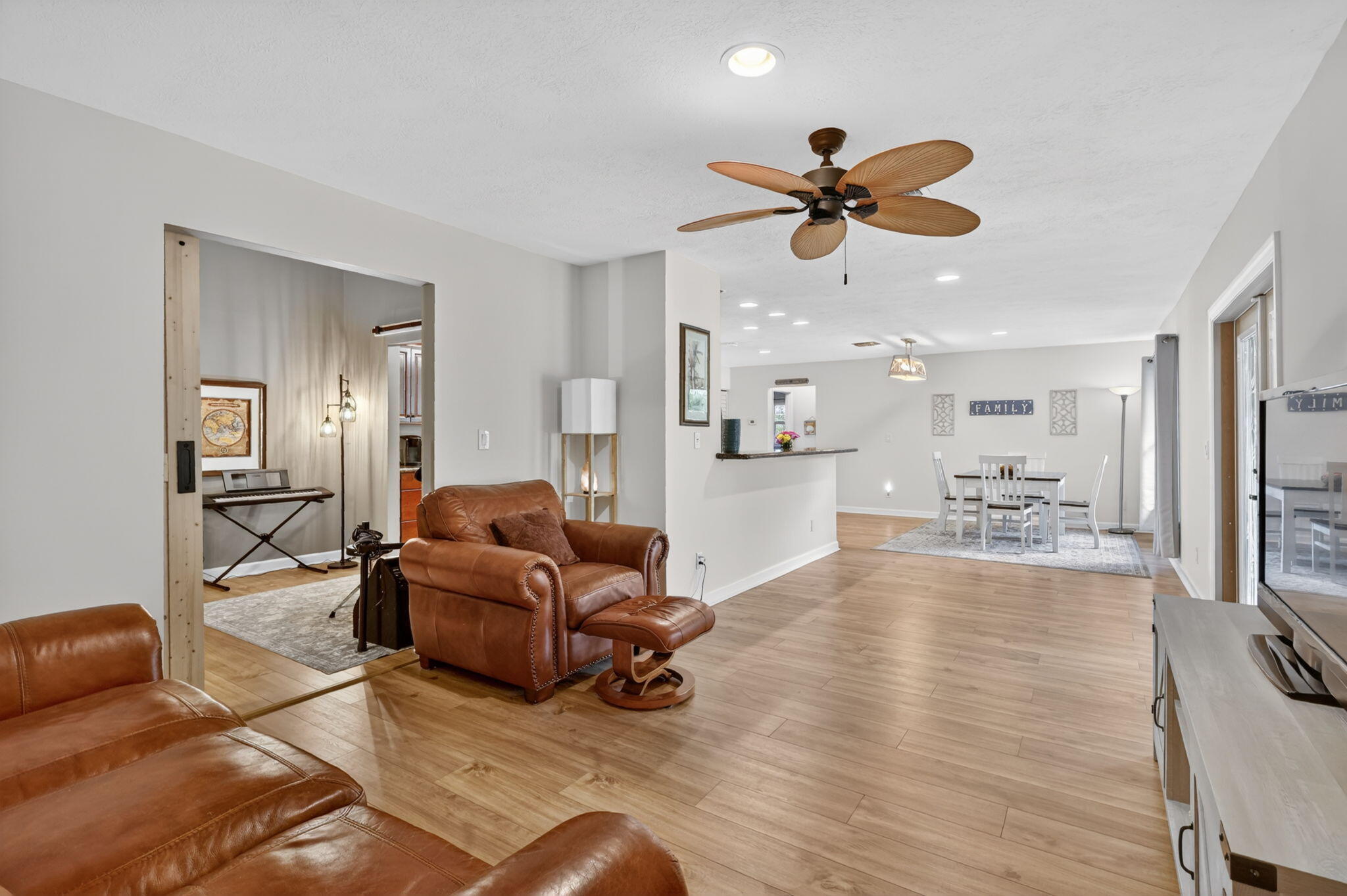 HIDDEN BAY - Residential