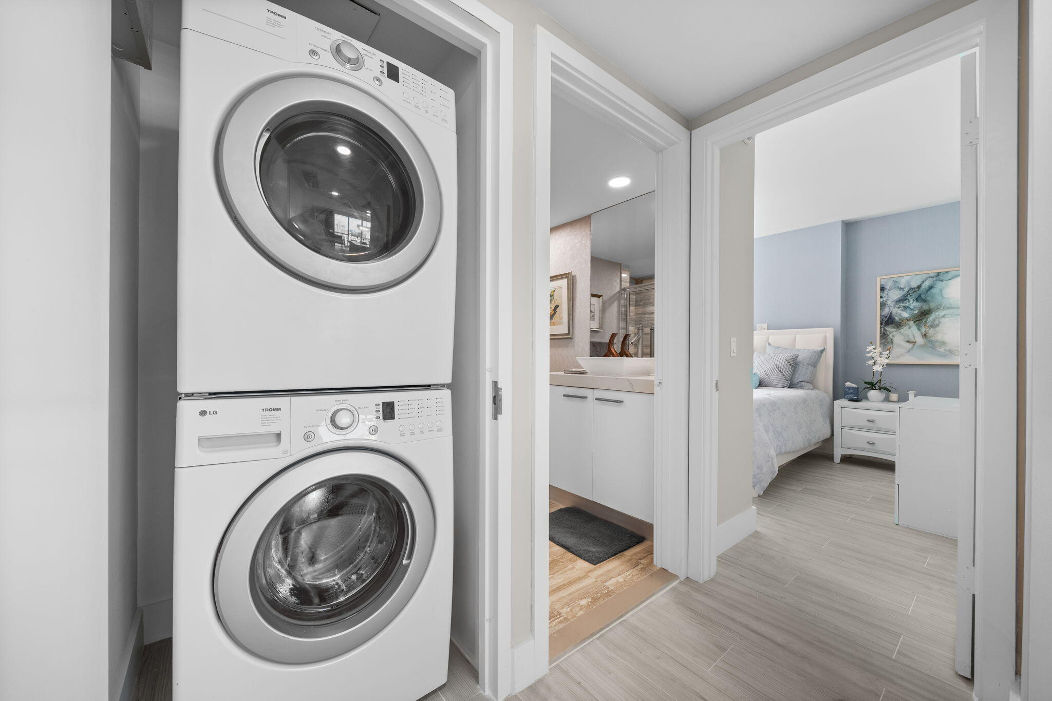 LAS OLAS BEACH CLUB - Residential