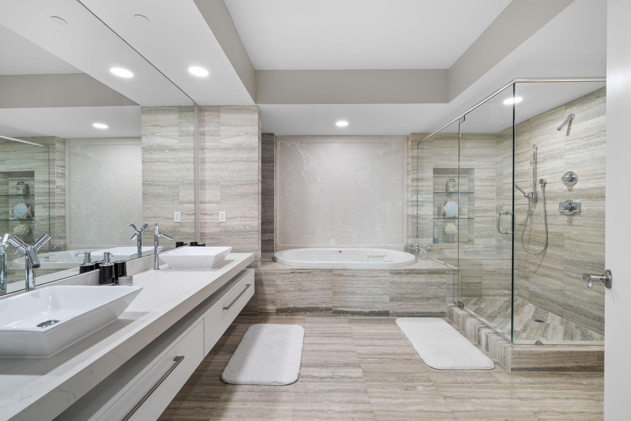 LAS OLAS BEACH CLUB - Residential