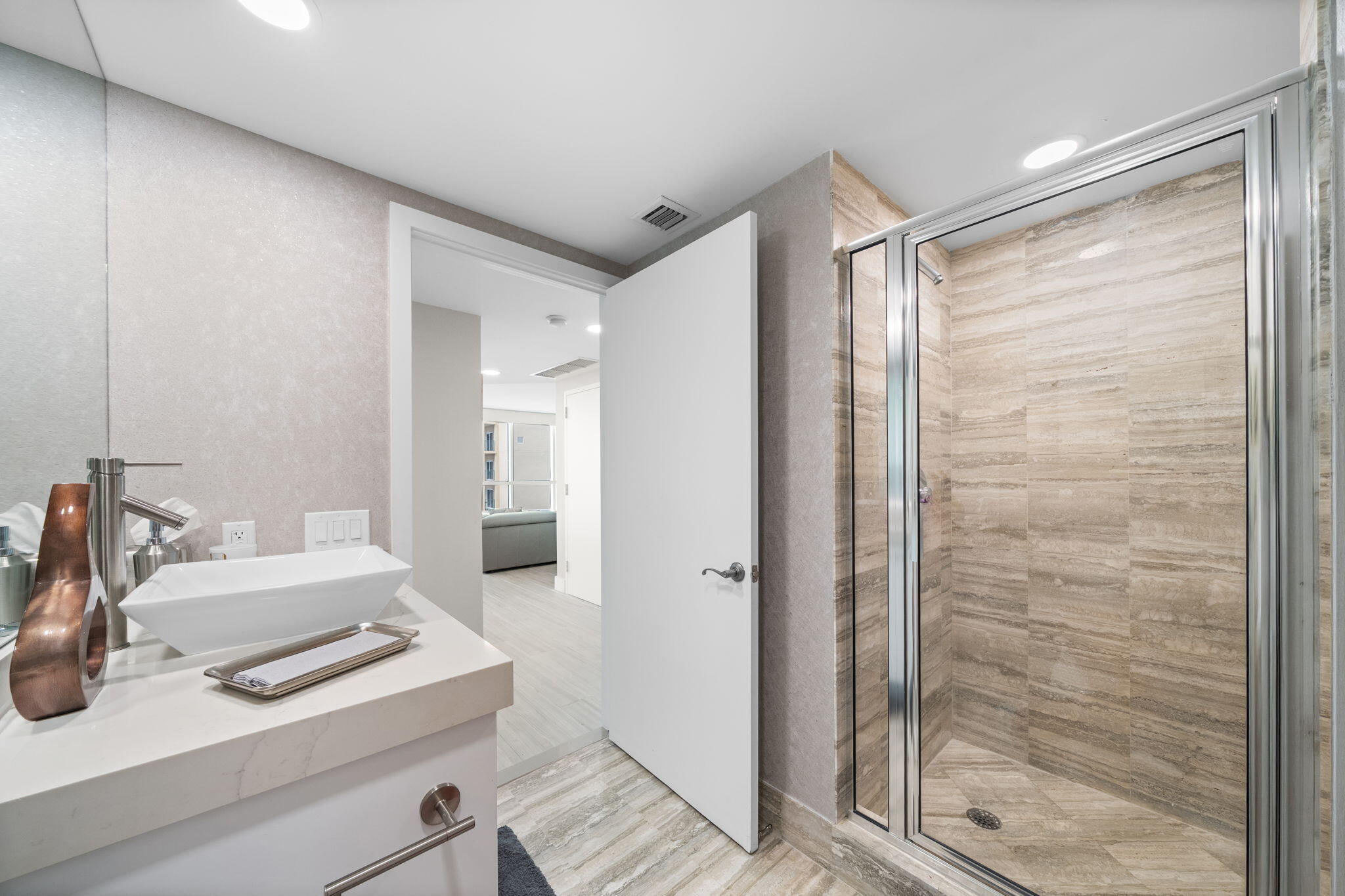 LAS OLAS BEACH CLUB - Residential