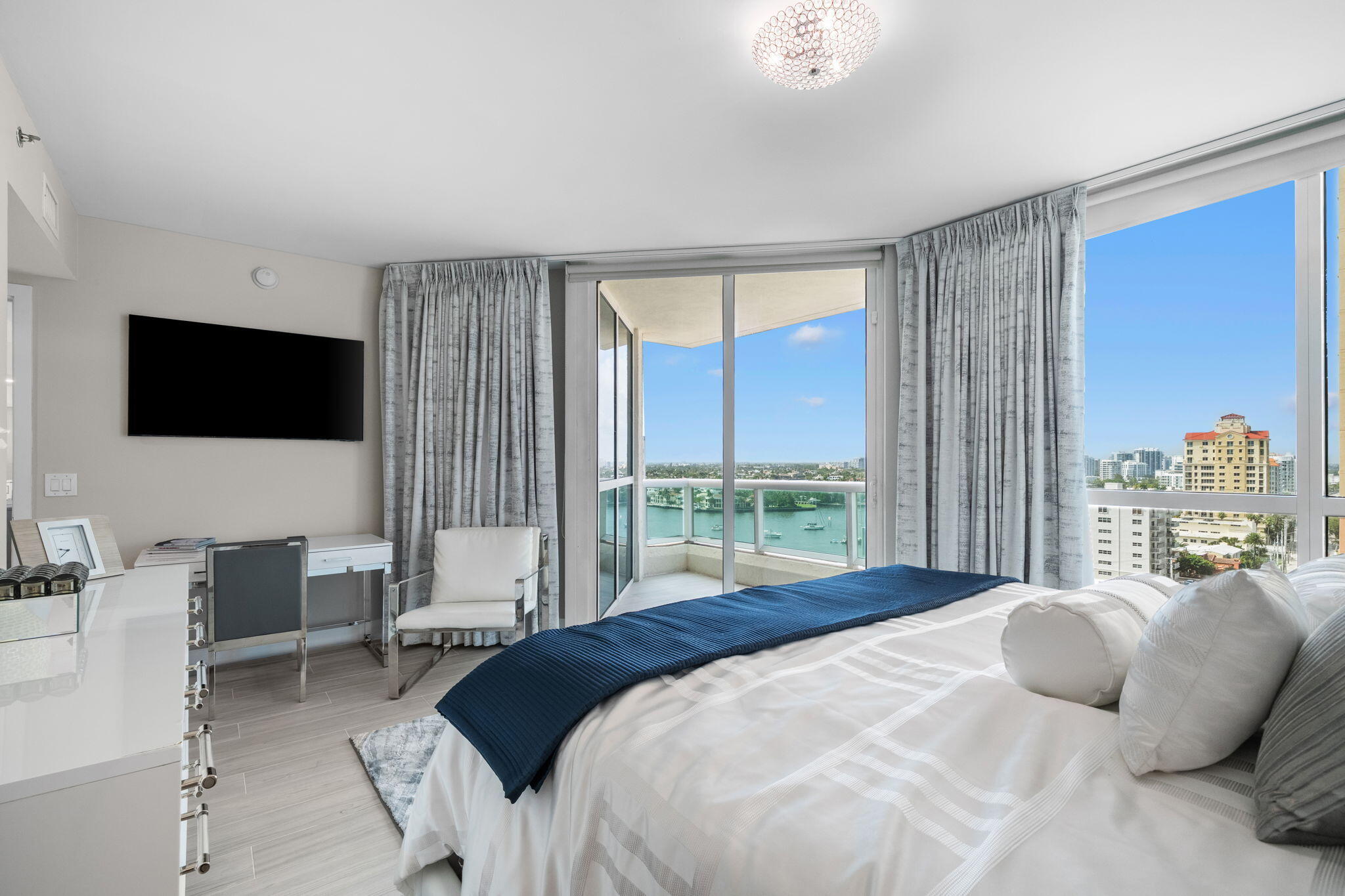 LAS OLAS BEACH CLUB - Residential