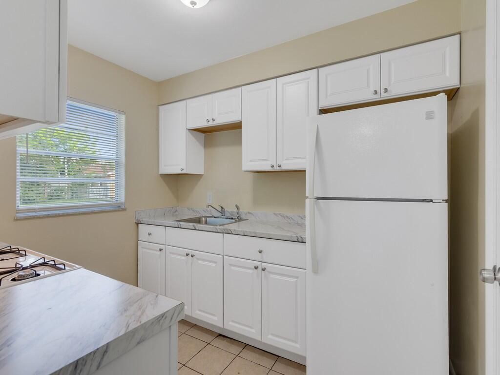 Photo of 803 Hickory Street, Fort Pierce, FL 34947 (MLS # R11100453)