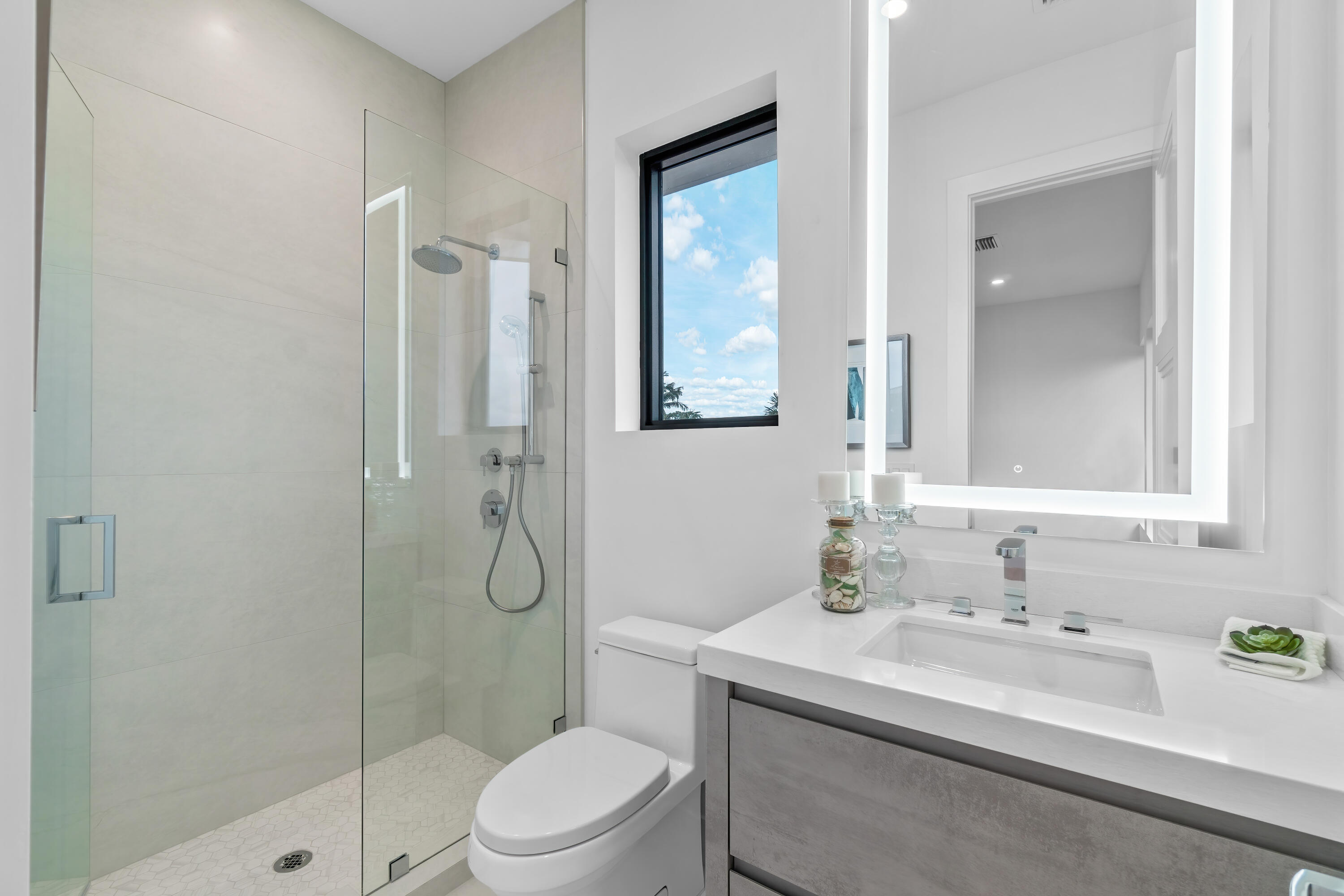 WHISEM UNIT B - Residential