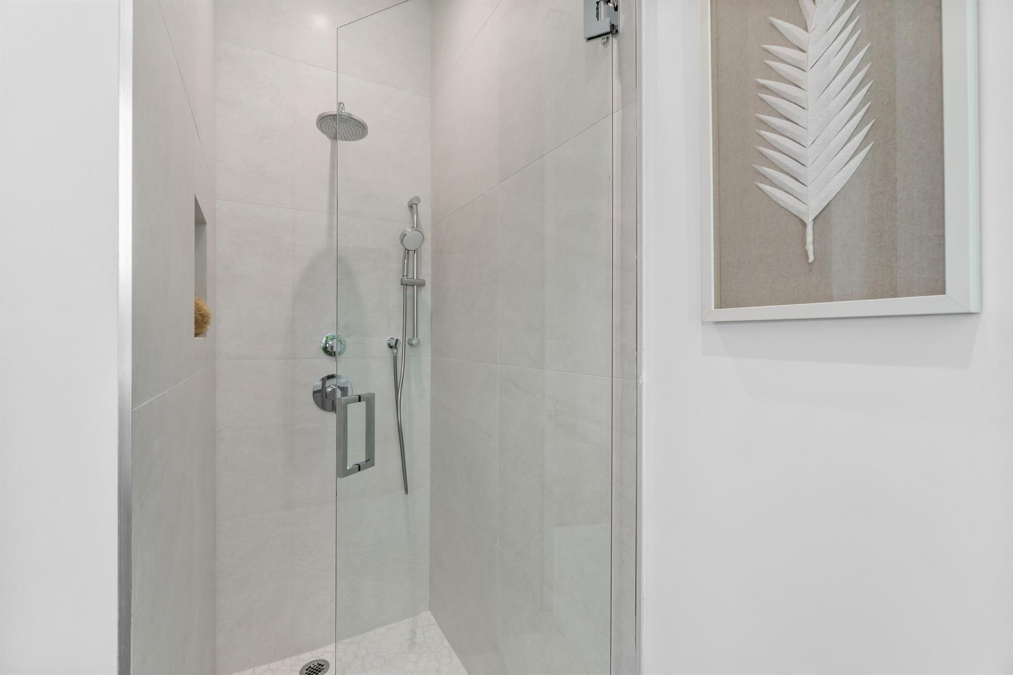 WHISEM UNIT B - Residential