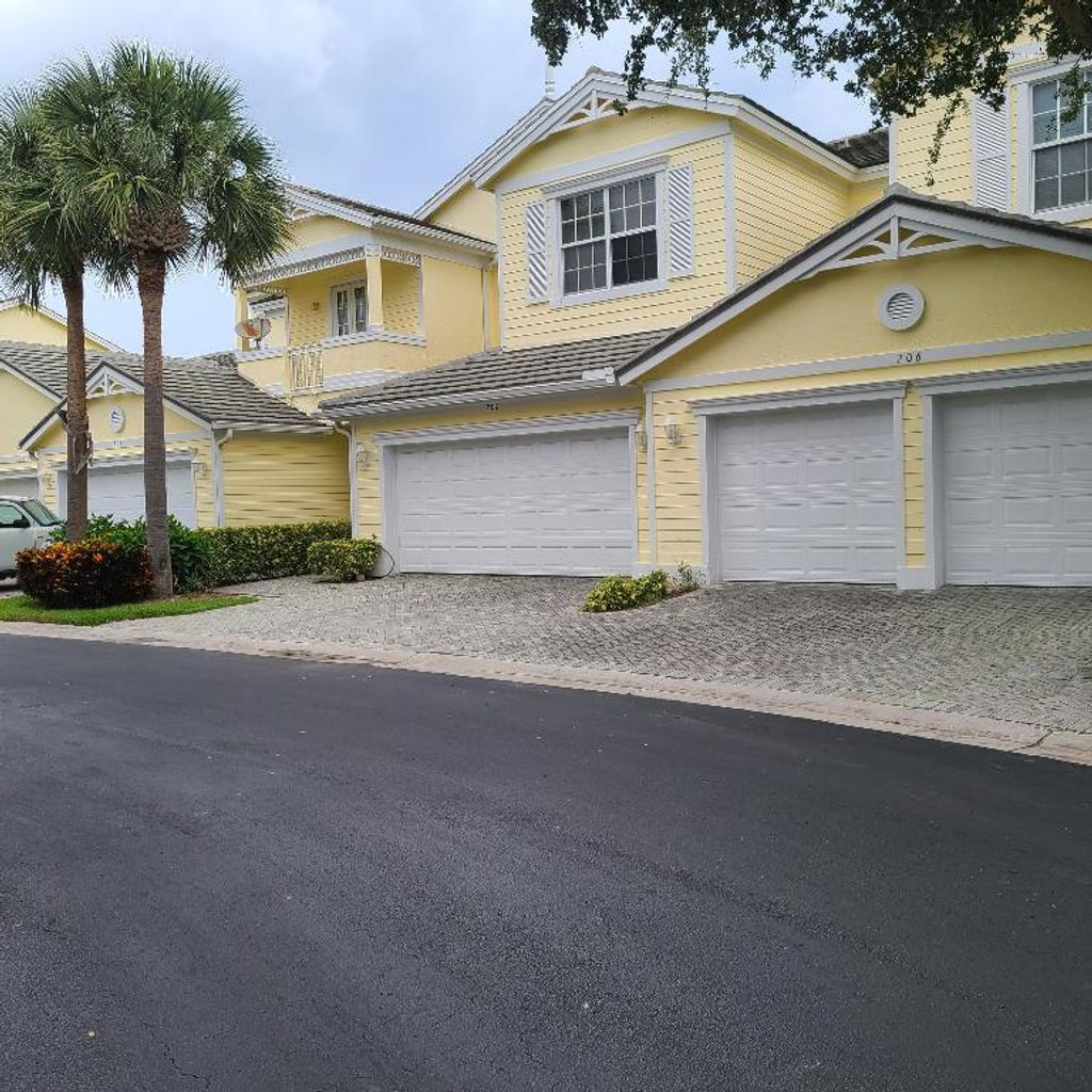 Photo of 204 Shelley Lane #204, Fort Pierce, FL 34949 (MLS # R11118097)