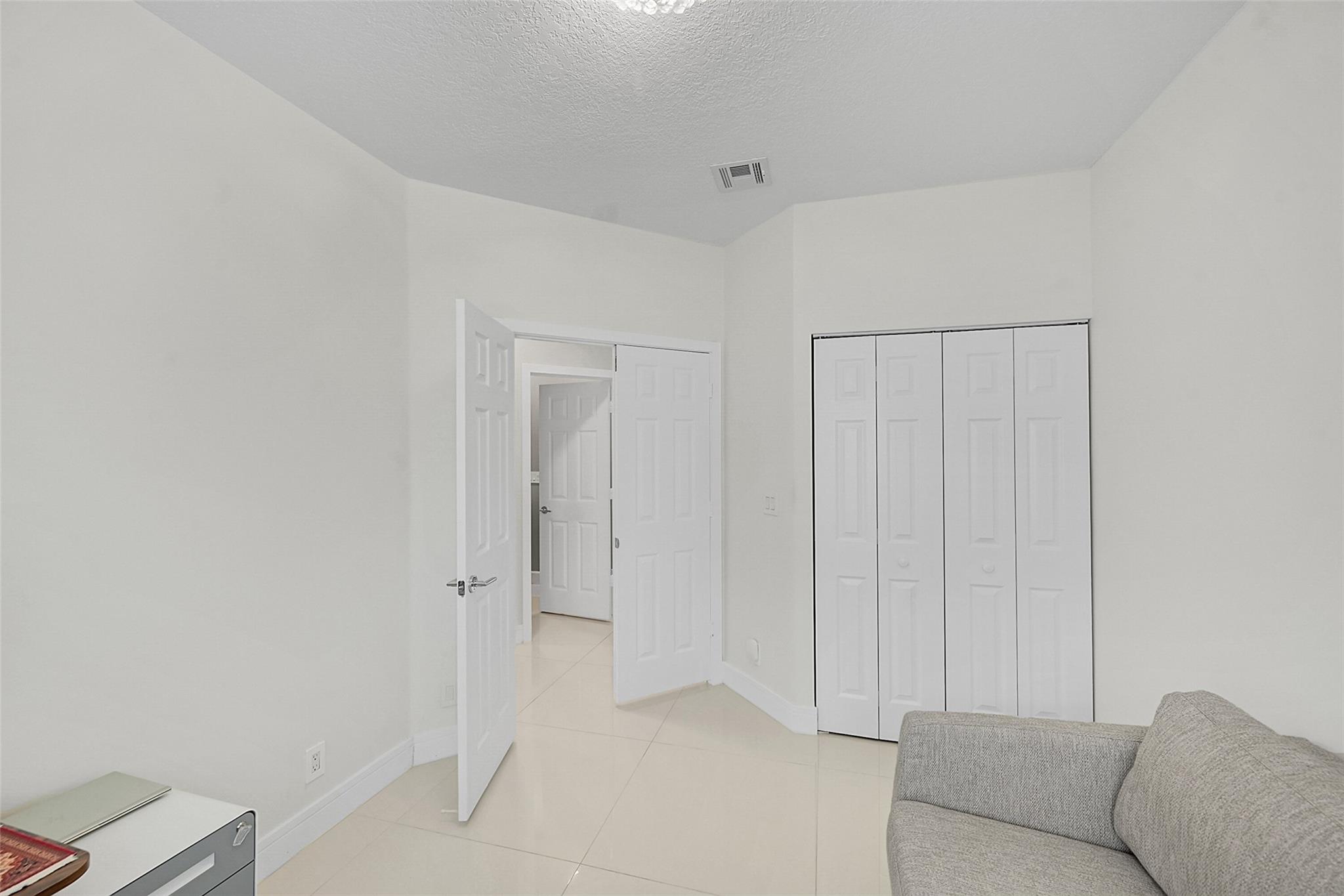 BOCA FALLS PAR J - Residential