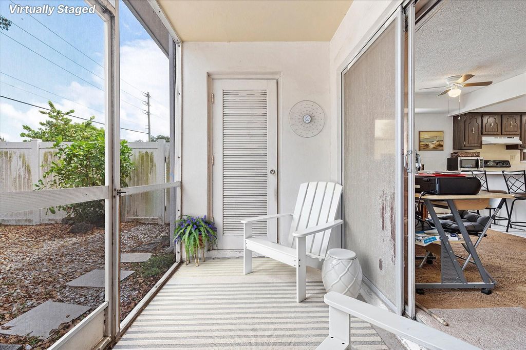 Photo of 4056 SW 67th Terrace #10, Fort Lauderdale, FL 33314 (MLS # F10502147)