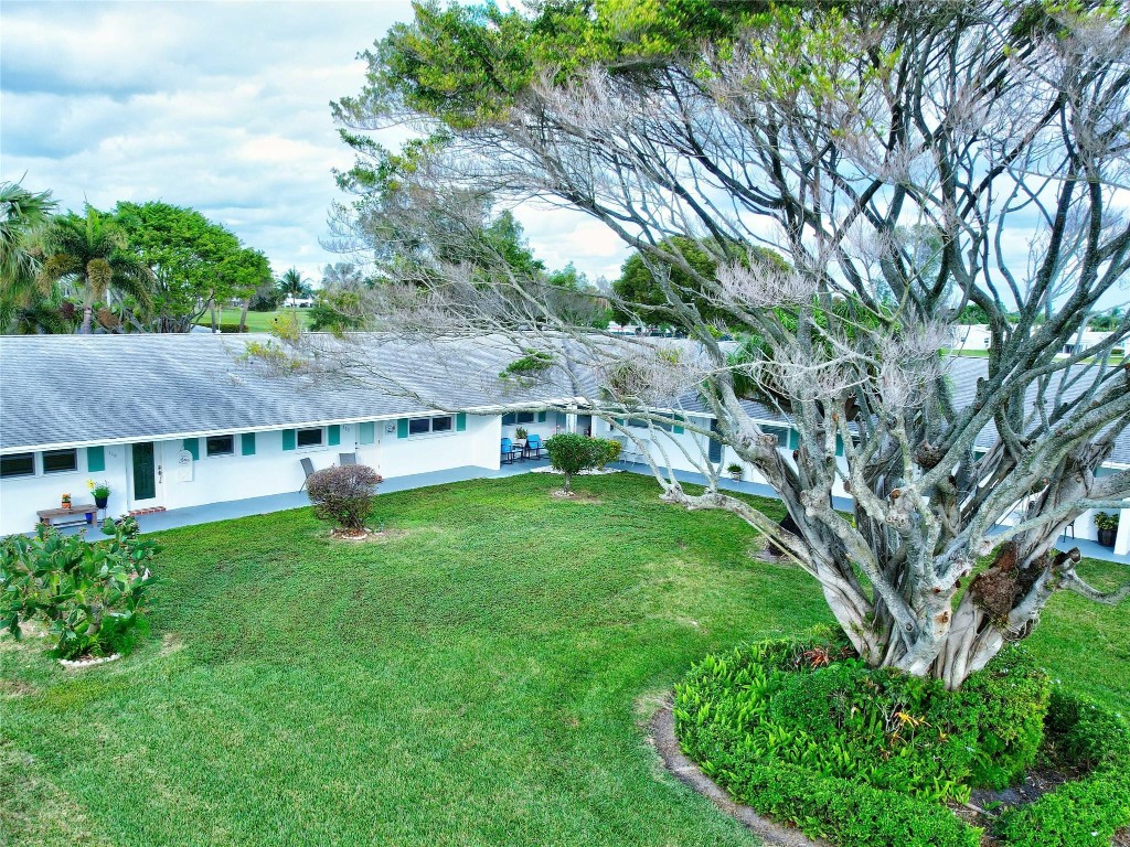 400 SW Golfview Terrace 111