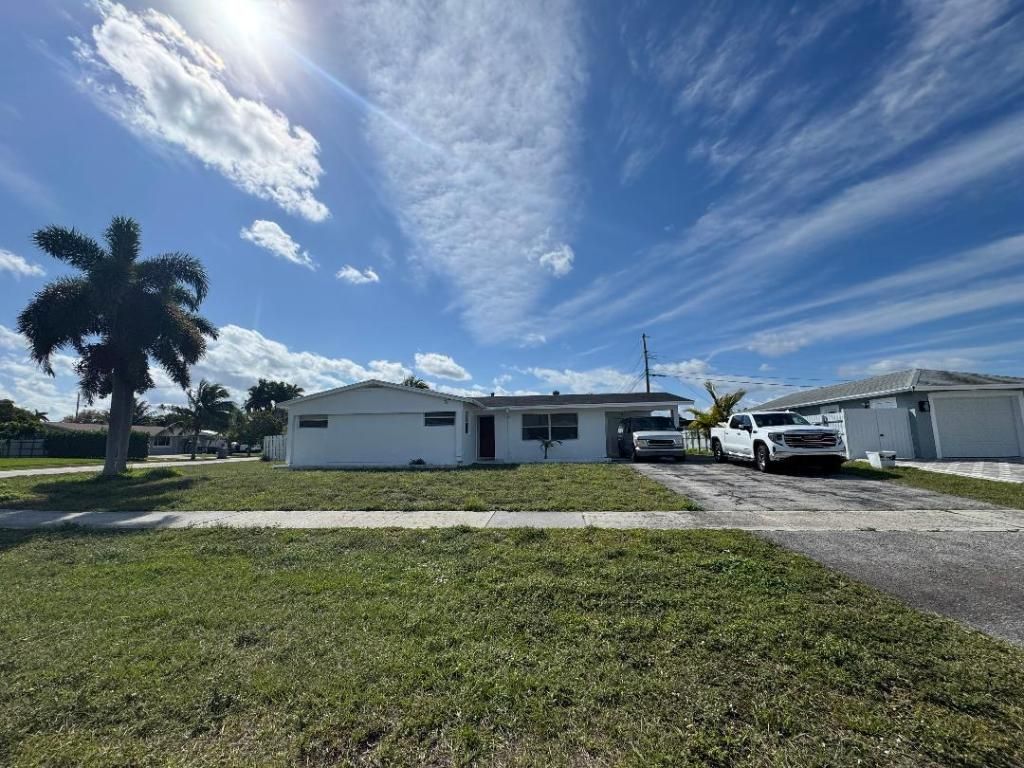 Photo of 3292 Collin Drive, West Palm Beach, FL 33406 (MLS # R11065563)