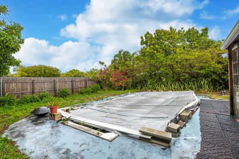 Tiny photo for 7111 Washington Avenue, Lake Worth, FL 33462 (MLS # B26010674)