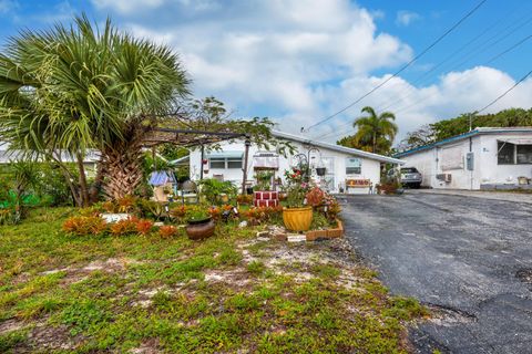 Tiny photo for 7111 Washington Avenue, Lake Worth, FL 33462 (MLS # B26010674)