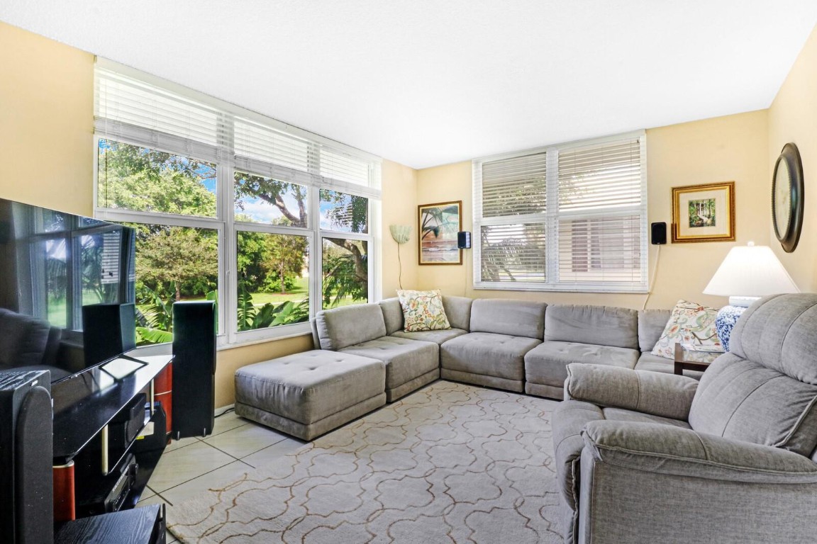 PALM AIRE - Residential