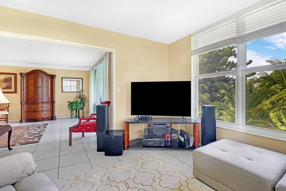 PALM AIRE - Residential