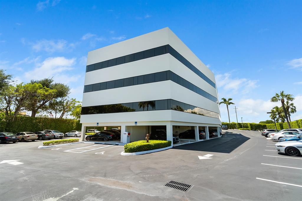 S/D OF 32-46-43 IN - Commercial Sale