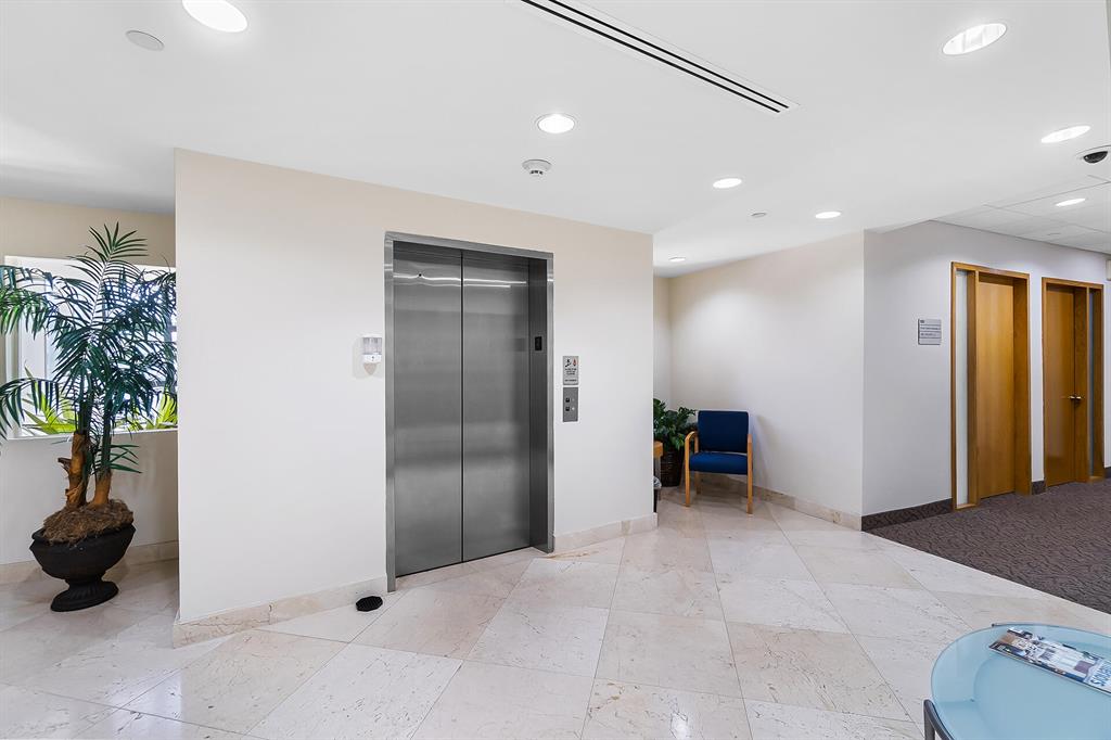 S/D OF 32-46-43 IN - Commercial Sale