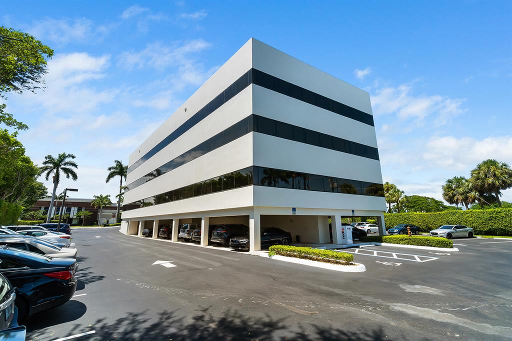 S/D OF 32-46-43 IN - Commercial Sale