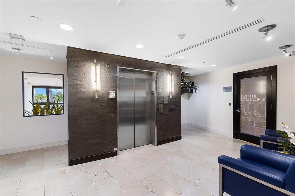 S/D OF 32-46-43 IN - Commercial Sale