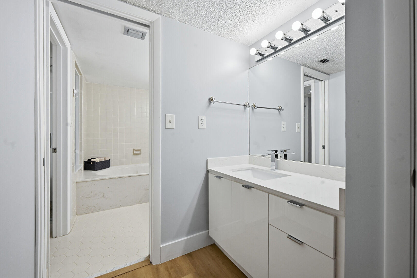 OCEAN TRAIL CONDO V - Residential