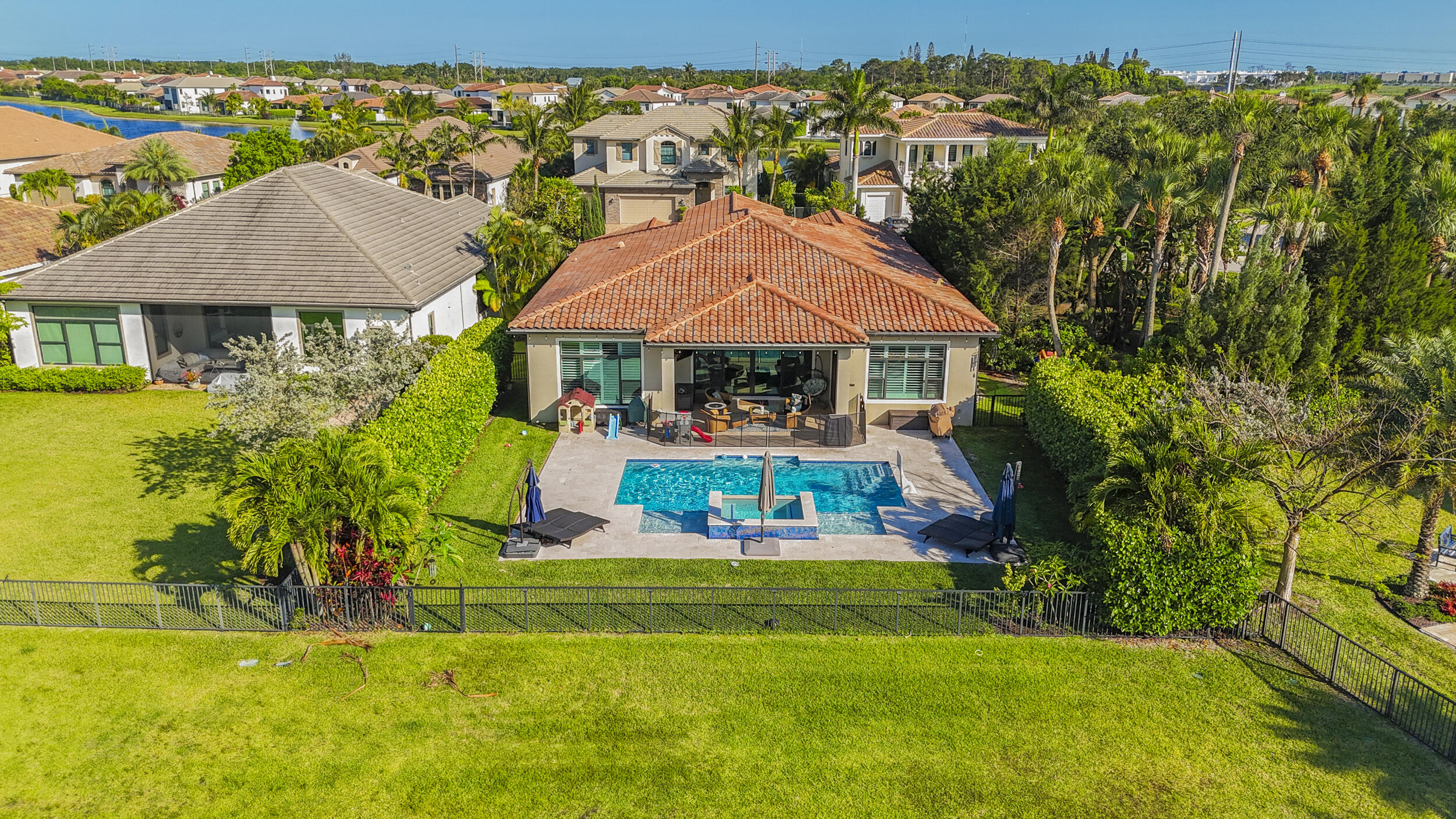PALM MEADOWS ESTATES - Residential